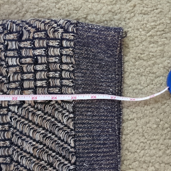 Sweater - Picture 5 of 5